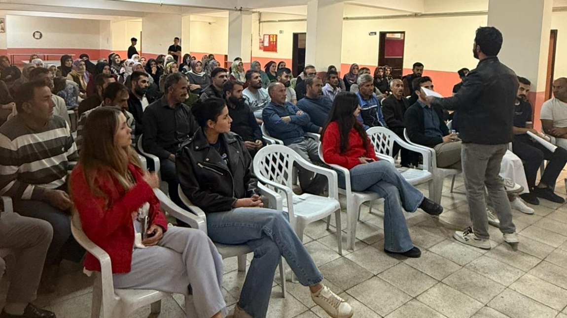 Okulumuzda sene başı veli toplantısı gerçekleştirildi.
